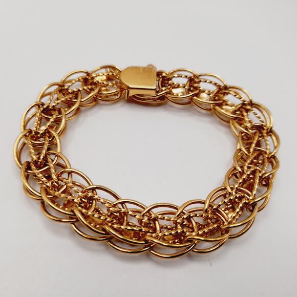 Vintage Monet Textured Gold Plated Bracelet with Push Knob Clasp 7.25” - Picture 7 of 7